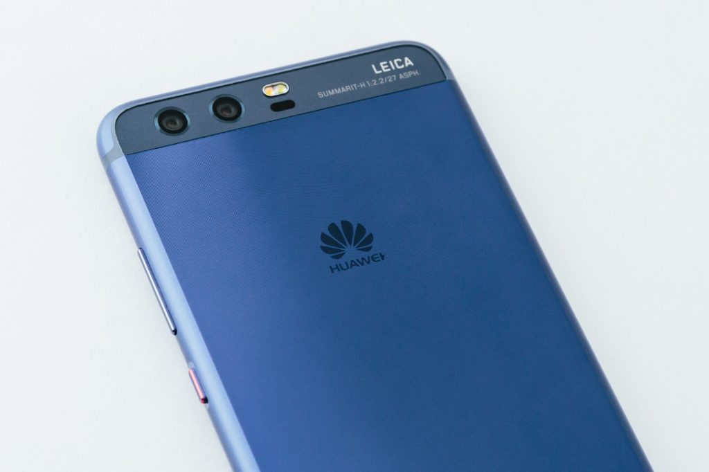 Huawei P10 dazzling blue изображение